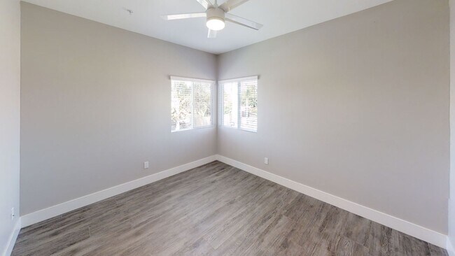 Building Photo - 7BD/5BA, LOTS of Parking!! (Lease out, pen...