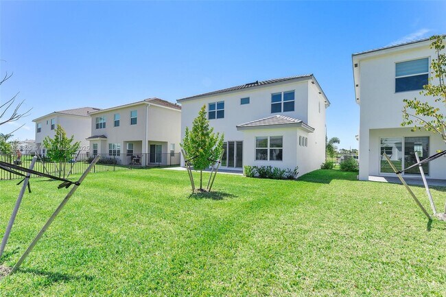 Building Photo - 14458 Spruce Pne Dr