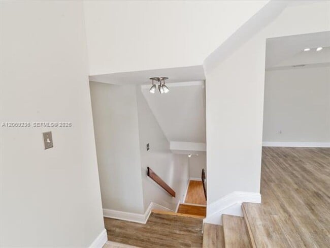Building Photo - 390 NW 86th Pl