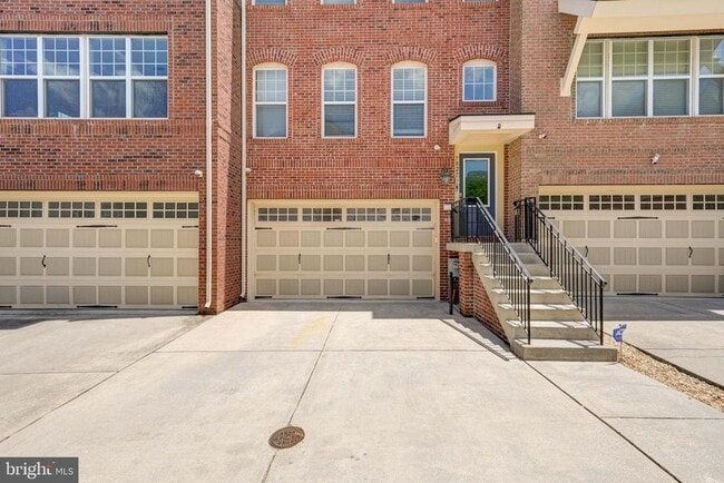 Building Photo - 7827 Crystal Brook Way