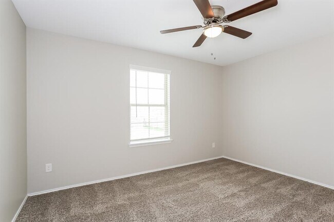 Building Photo - 2407 Georgina Falls Dr