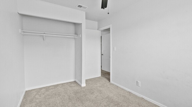 Building Photo - 9706 Farragut St