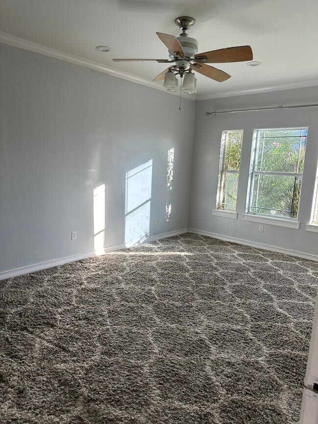 Main bedroom - 428 Quail Ave
