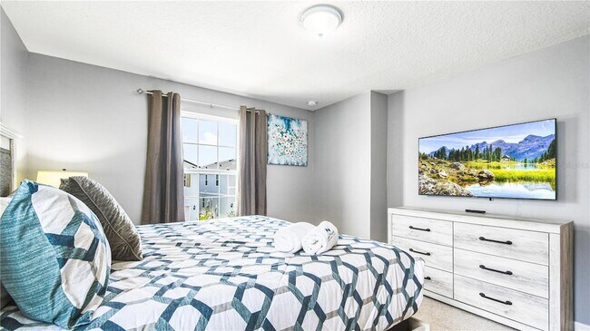 Building Photo - 7219 Oakmoss Loop
