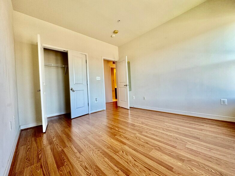Building Photo - 5610 Baltimore Ave