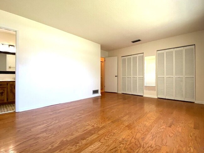 Building Photo - Spacious 4 Bedroom Ormond Beach Home with ...