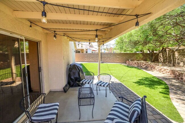 Building Photo - Smart East Side 3 Bedroom Home with EV cha...