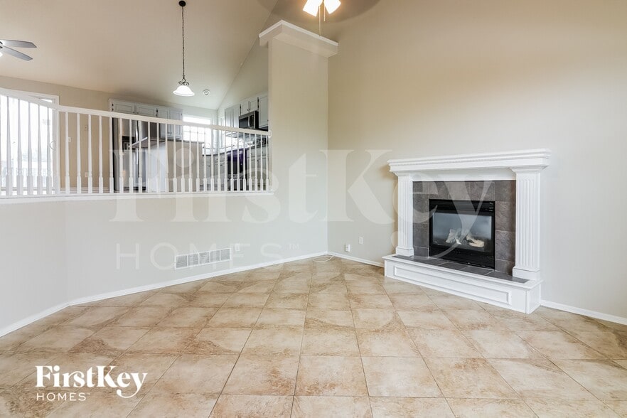 Building Photo - 208 High Point Ln