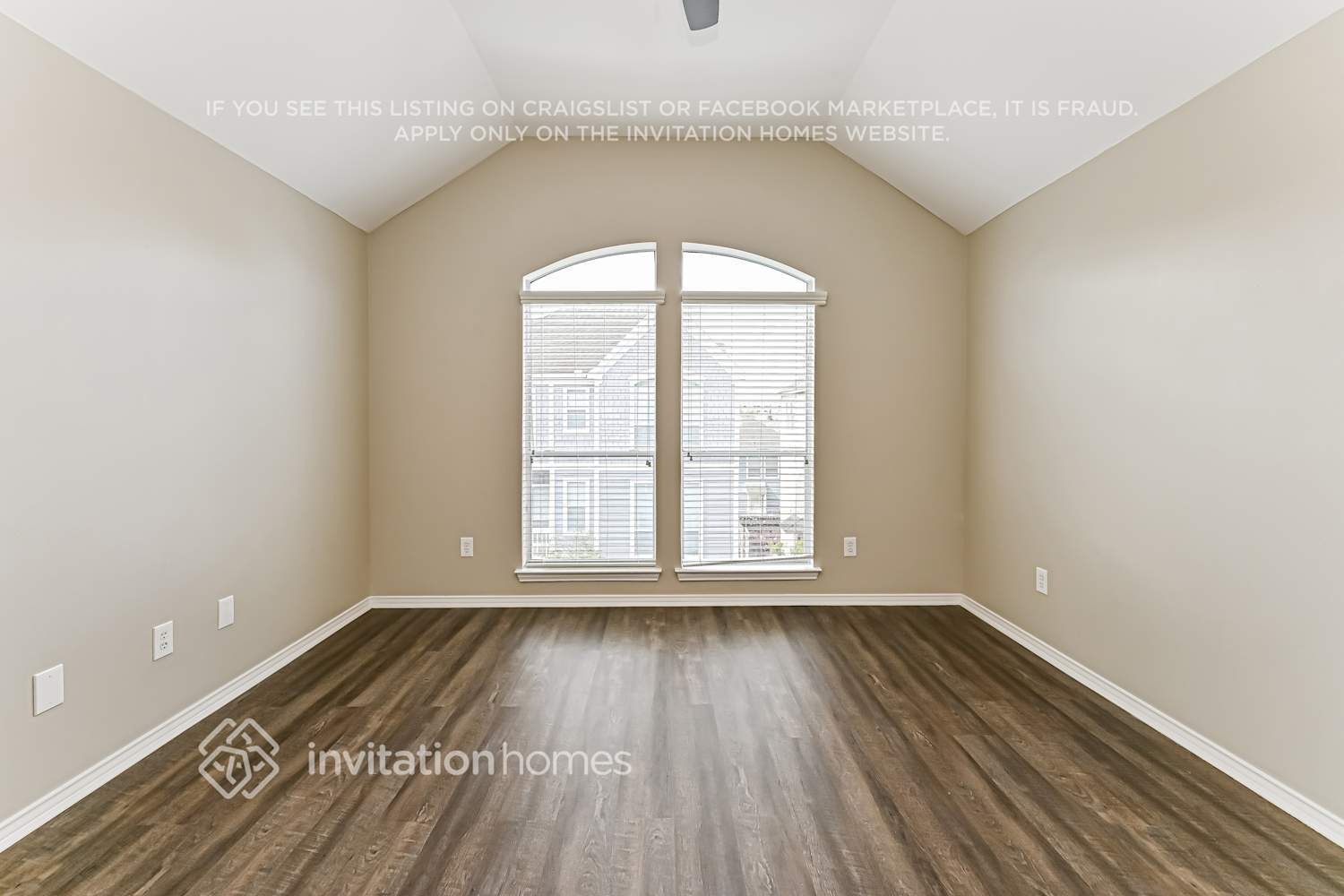 Building Photo - 1403 W 26th St