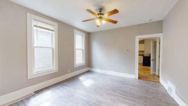 Building Photo - 6011 Pear Ave