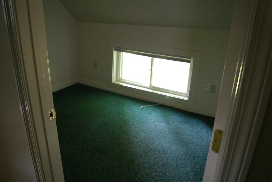 bedroom 4 - 3 Crawford St