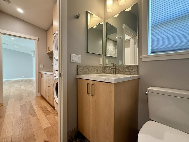 Building Photo - Beautiful Two Bedroom/Two Bathroom Home with Large Yard