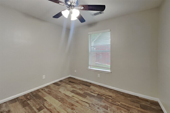 Building Photo - 16803 Cobbler Crossing Dr