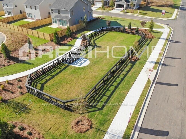 Building Photo - 84 Rockaway Dr N