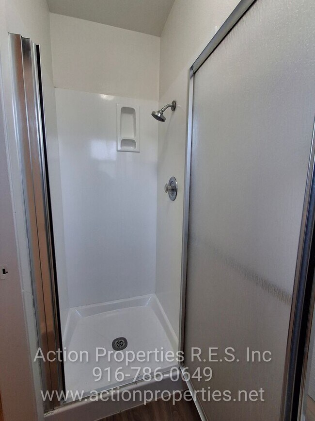 Building Photo - Antelope R.V. Parking, Single Story: Large Yard: RV Parking: 3 Bed, 2 Bath - Foothill Farms/Antelope