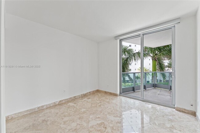 Building Photo - 1331 Brickell Bay Dr