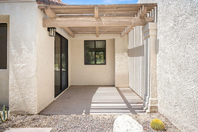 Building Photo - 10403 Sunningdale Dr