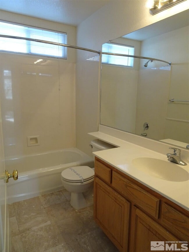Building Photo - 7021 Heatherwood Dr