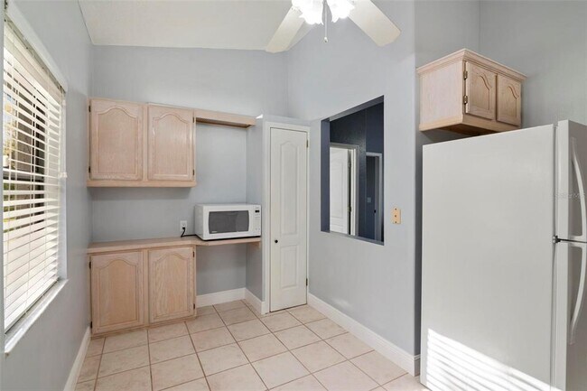 Building Photo - 6110 9th Ave Cir NE