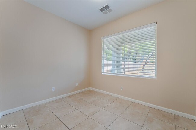 Building Photo - 5086 Echo Shire Ave