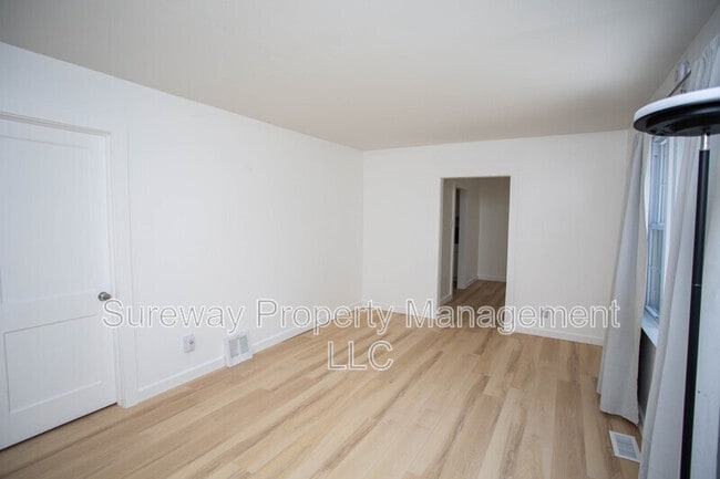 Building Photo - 102 Shepherd Rd