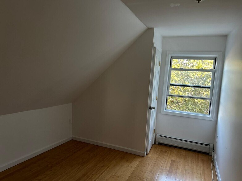 Building Photo - 316 Summer Ave