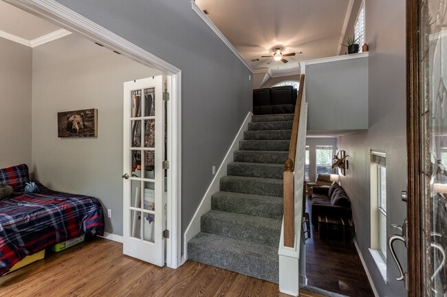 Building Photo - 1801 Camellia Ct