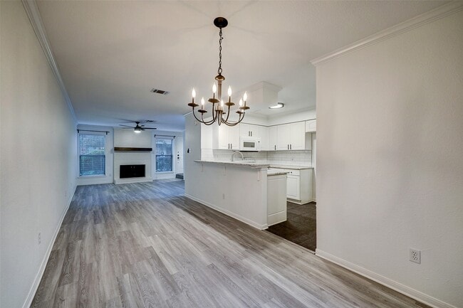 Building Photo - 2513 Bering Dr