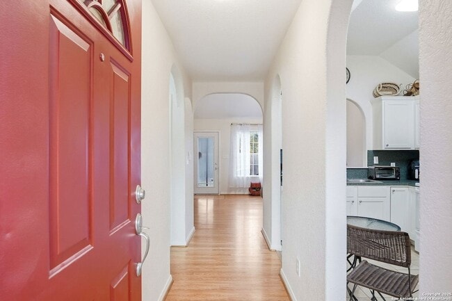 Building Photo - 1150 Green Hill Dr