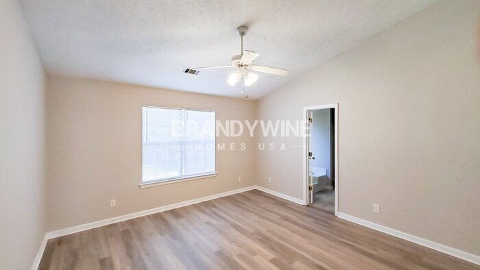 Building Photo - 505 Village Cir