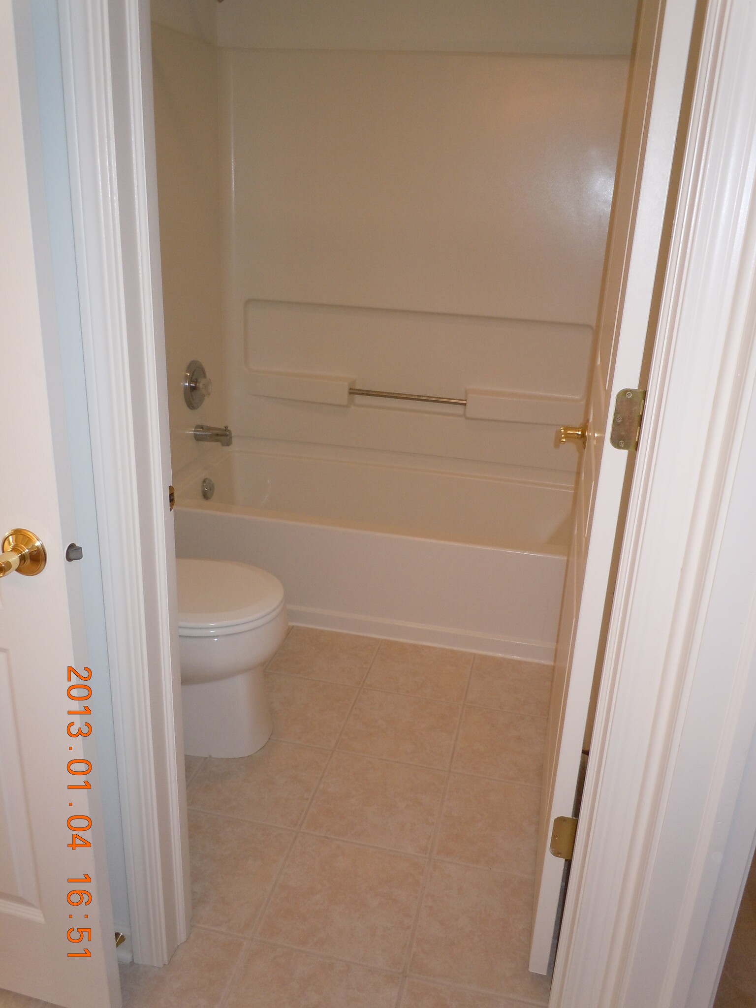 Upstairs Bathroom - 3 Tiverton Ct