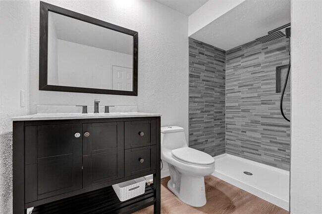 Building Photo - 2239 Fairgreen Dr