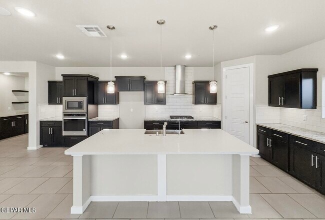 Building Photo - 14616 Tierra Burgos
