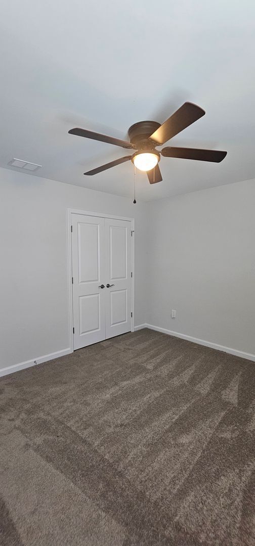 Building Photo - Live where charm meets convenience-Glenmoo...