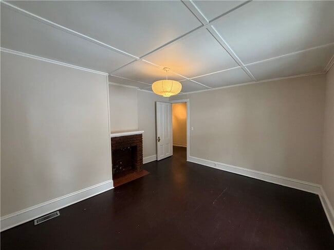 Building Photo - 166 E 3rd St