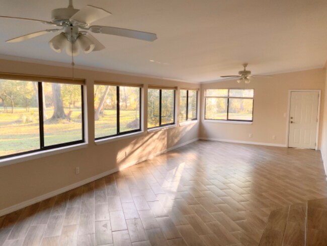 Building Photo - 6253 SR 240