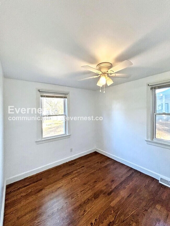 Building Photo - 8282 Wonderland Ln