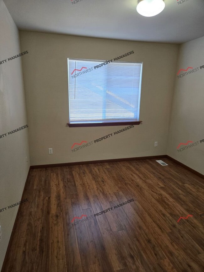 Building Photo - 1820 Westside Ct