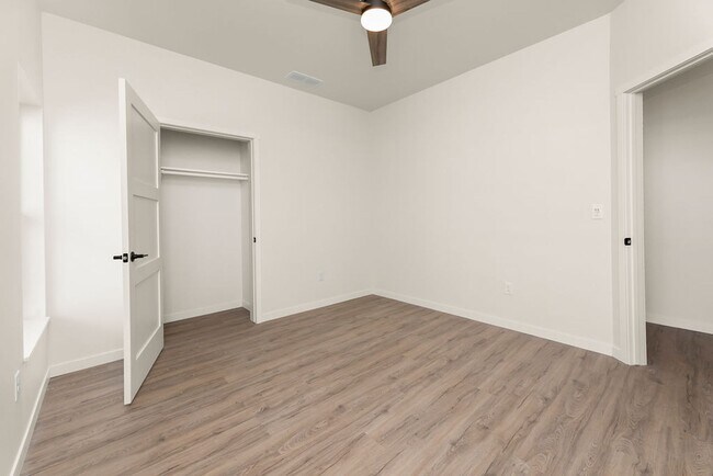Building Photo - 905 8th Ave SW