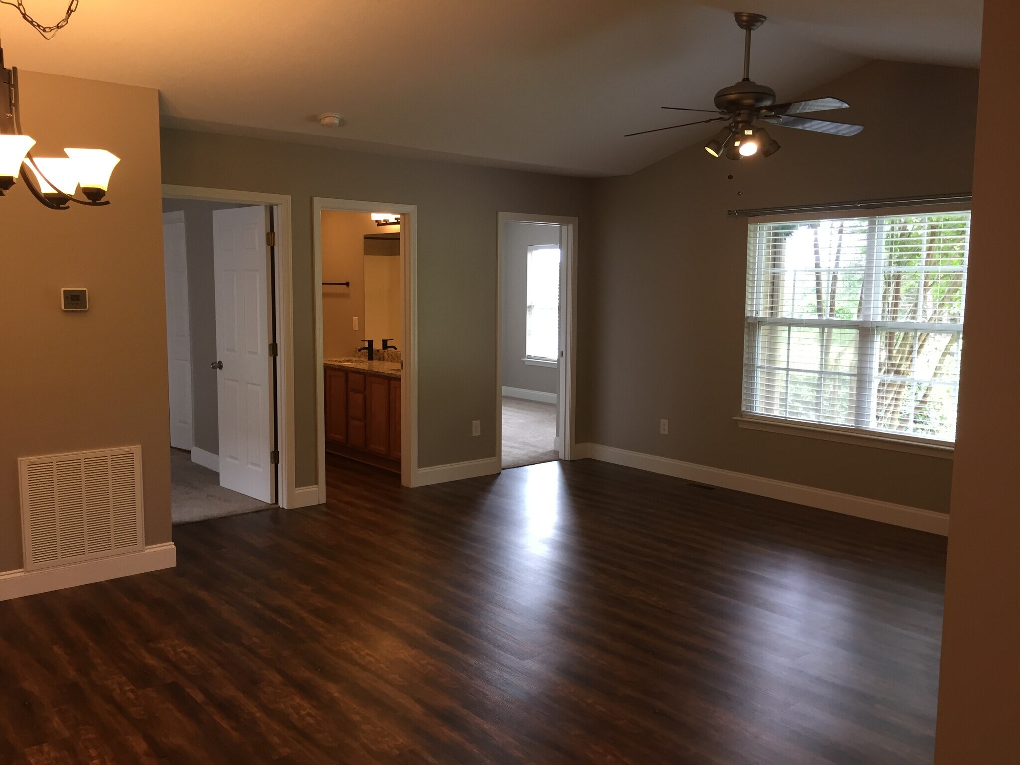 Living Room - 2B Circleview Dr