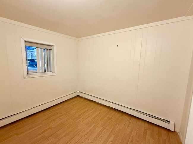 Building Photo - 612 College Rd