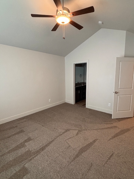 Building Photo - 1055 E 1060 S