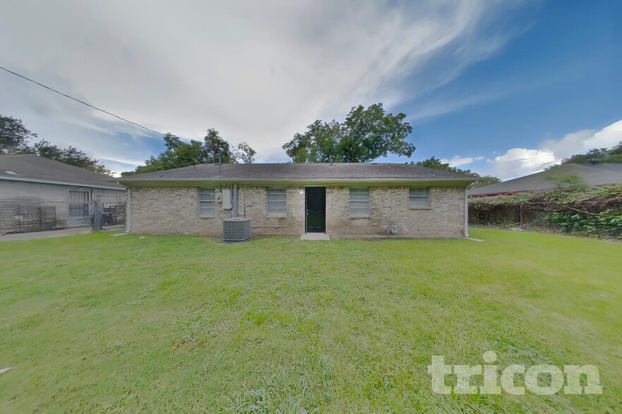 Building Photo - 12306 Foxridge Dr
