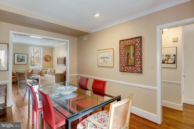 Building Photo - 315 Constitution Ave NE