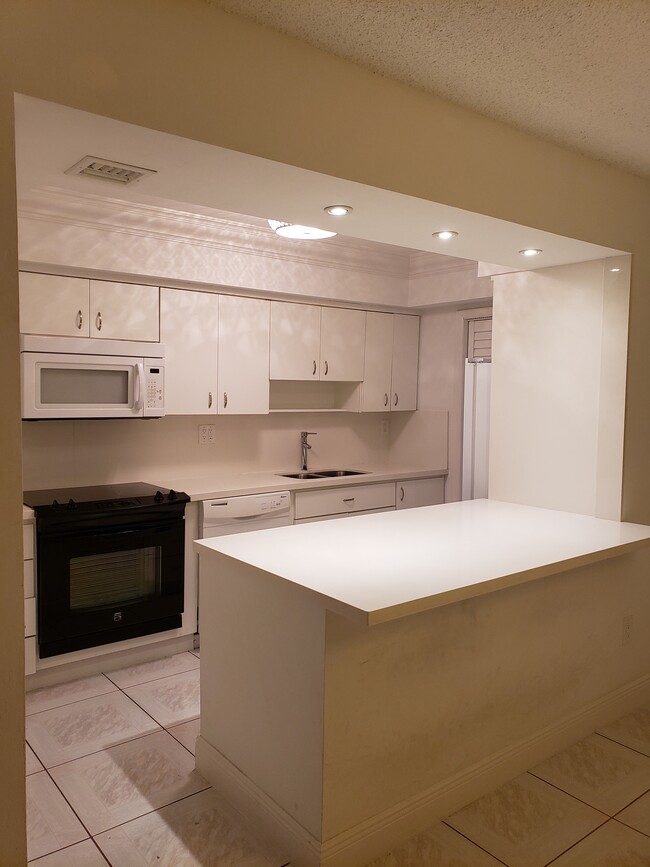 Building Photo - 8401 SW 107th Ave