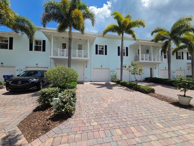 Building Photo - 1411 N Jeaga Dr
