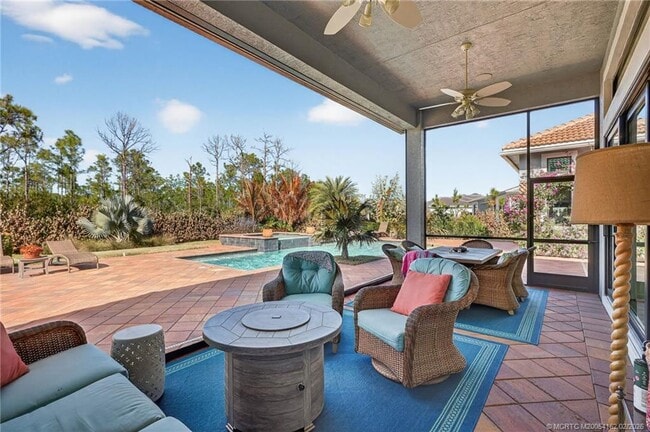 Building Photo - 5407 SW Pomegranate Way