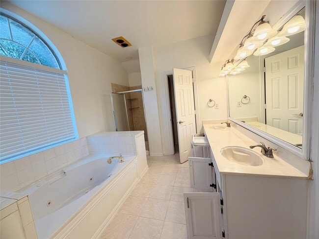 Building Photo - 434 Moonlight Way