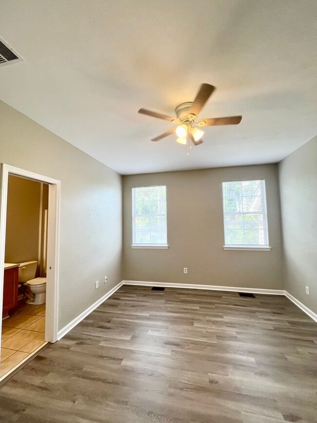 Building Photo - Location, Location! Completely Remodeled Spacious 3BR/2BR!