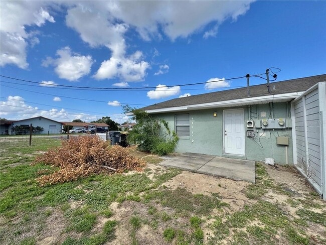 Building Photo - 2575 Elm Ave